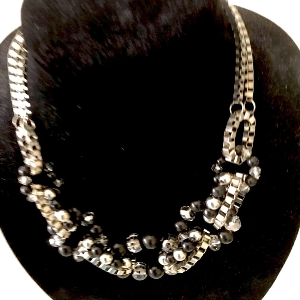 SILVER AND BLACK INTERLOCKING NECKLACE WITH BLACK, SILVER AND CLEAR STONES